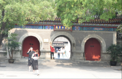 男子心脏骤停，我保安员紧急施救